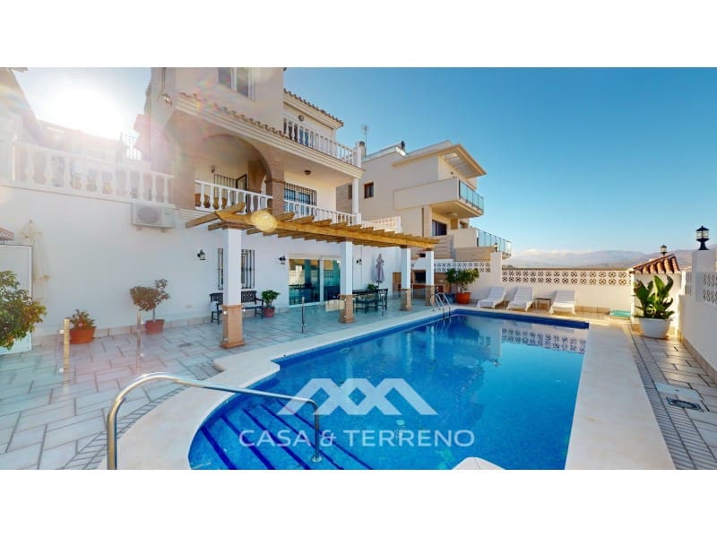 3 soverom Villa til salgs i Torre del Mar med svømmebasseng - € 850 000 (Ref: 8637105)