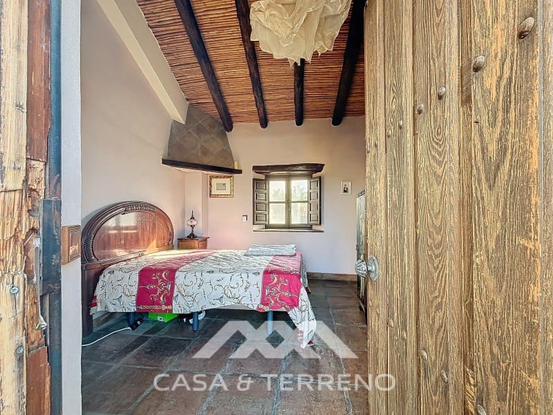 3 slaapkamer Villa te koop in Velez-Malaga met zwembad - € 695.000 (Ref: 8655035)