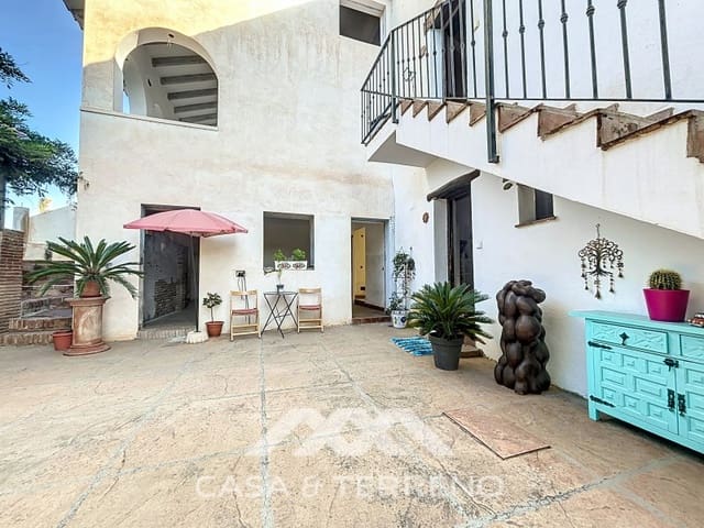 3 slaapkamer Villa te koop in Vélez-Málaga met zwembad - € 695.000 (Ref: 8655035)