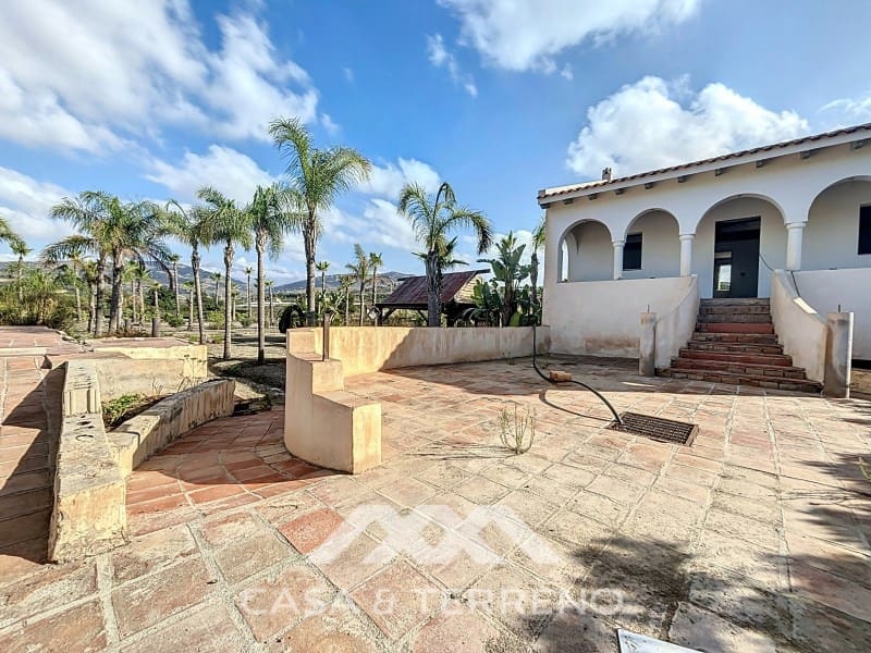 3 slaapkamer Villa te koop in Velez-Malaga met zwembad - € 695.000 (Ref: 8655035)