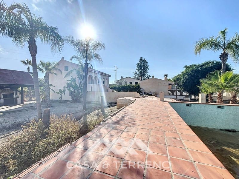 3 slaapkamer Villa te koop in Velez-Malaga met zwembad - € 695.000 (Ref: 8655035)