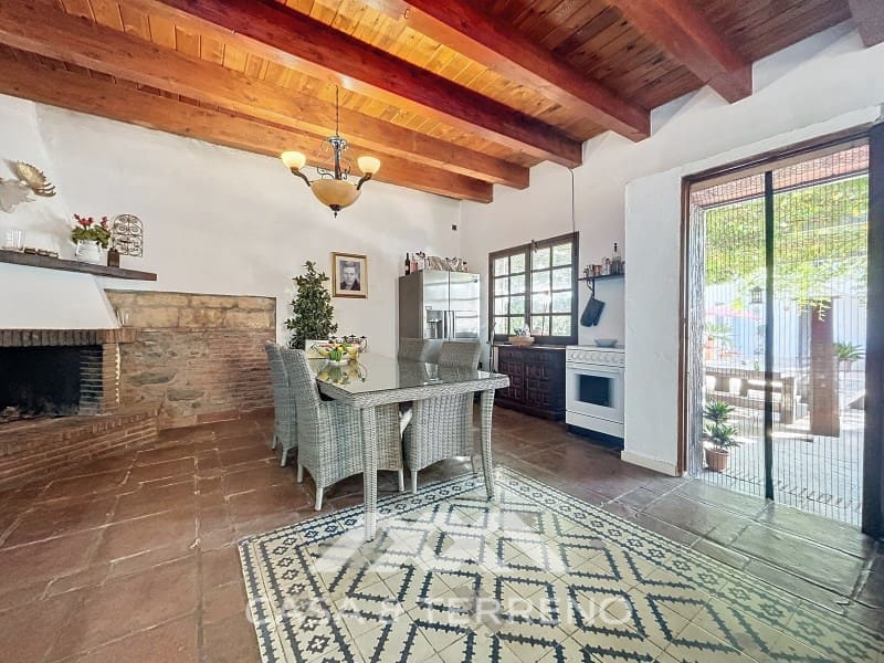 3 slaapkamer Villa te koop in Velez-Malaga met zwembad - € 695.000 (Ref: 8655035)