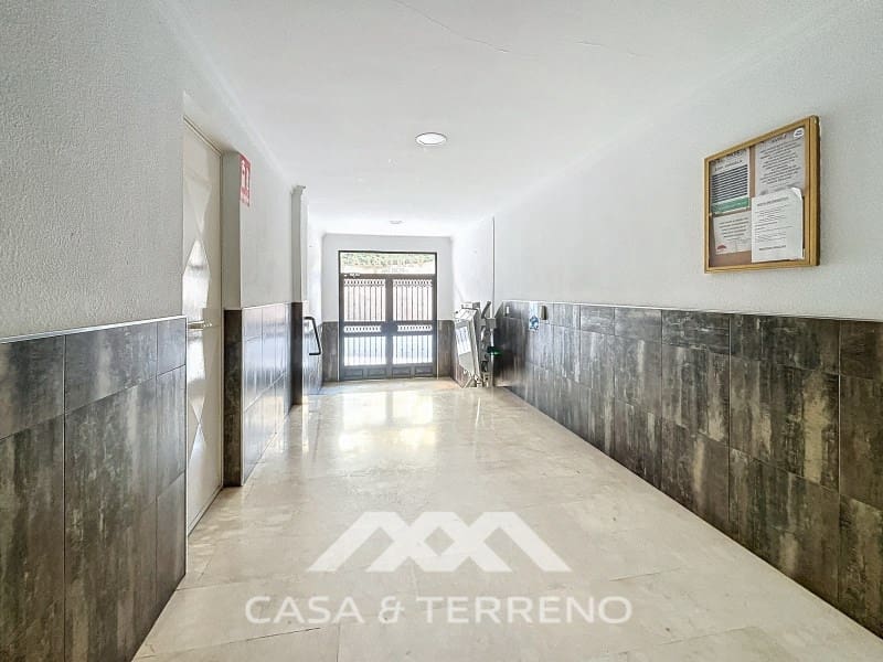 4 slaapkamer Appartement te koop in Torre del Mar met zwembad - € 357.000 (Ref: 8668542)