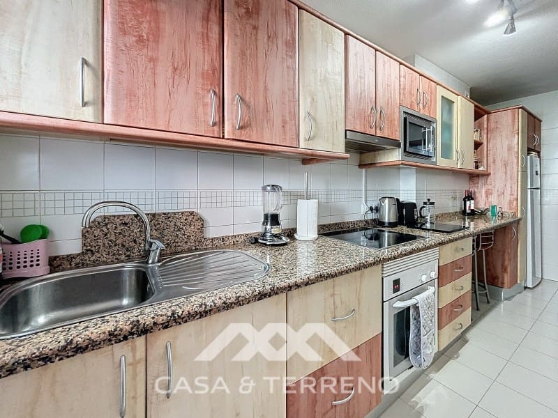 4 slaapkamer Appartement te koop in Torre del Mar met zwembad - € 357.000 (Ref: 8668542)
