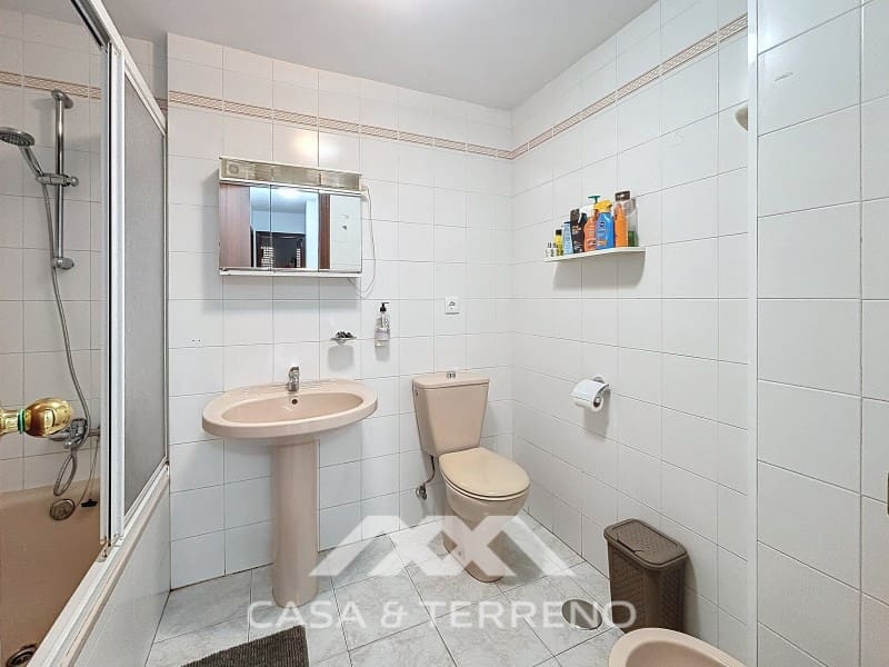 4 slaapkamer Appartement te koop in Torre del Mar met zwembad - € 357.000 (Ref: 8668542)