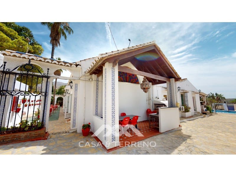 20 bedroom Villa for sale in Arenas with pool - € 1,500,000 (Ref: 8672177)