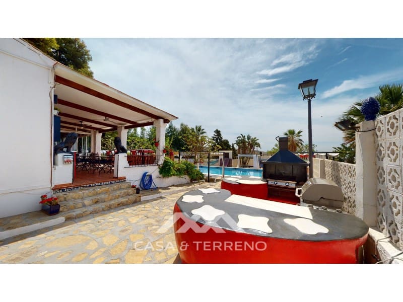 20 bedroom Villa for sale in Arenas with pool - € 1,500,000 (Ref: 8672177)