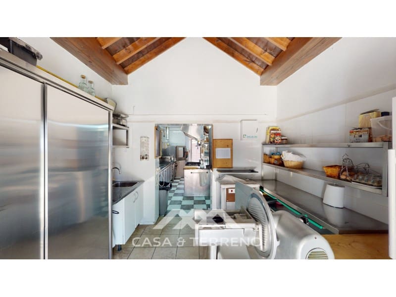 20 bedroom Villa for sale in Arenas with pool - € 1,500,000 (Ref: 8672177)