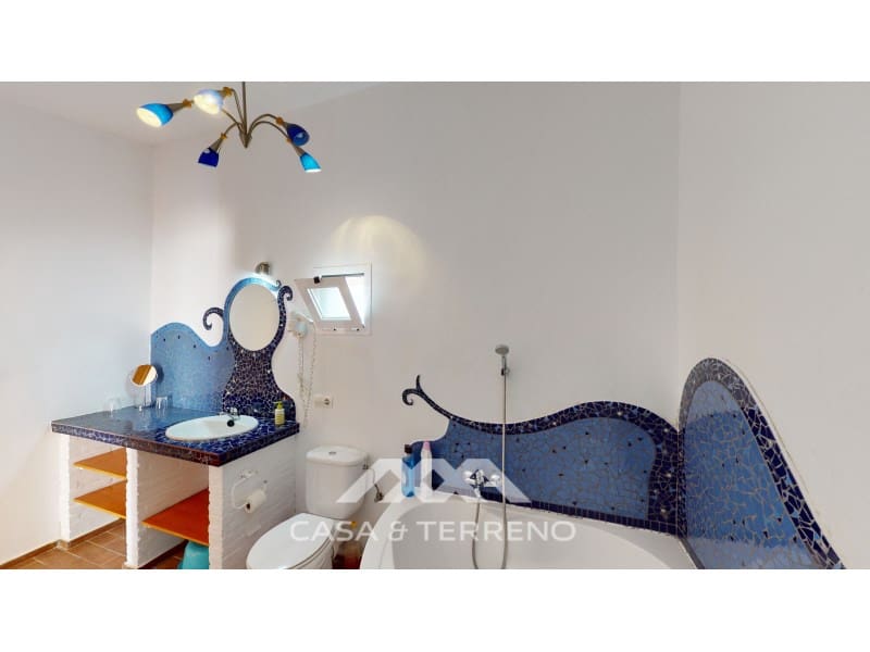 20 bedroom Villa for sale in Arenas with pool - € 1,500,000 (Ref: 8672177)