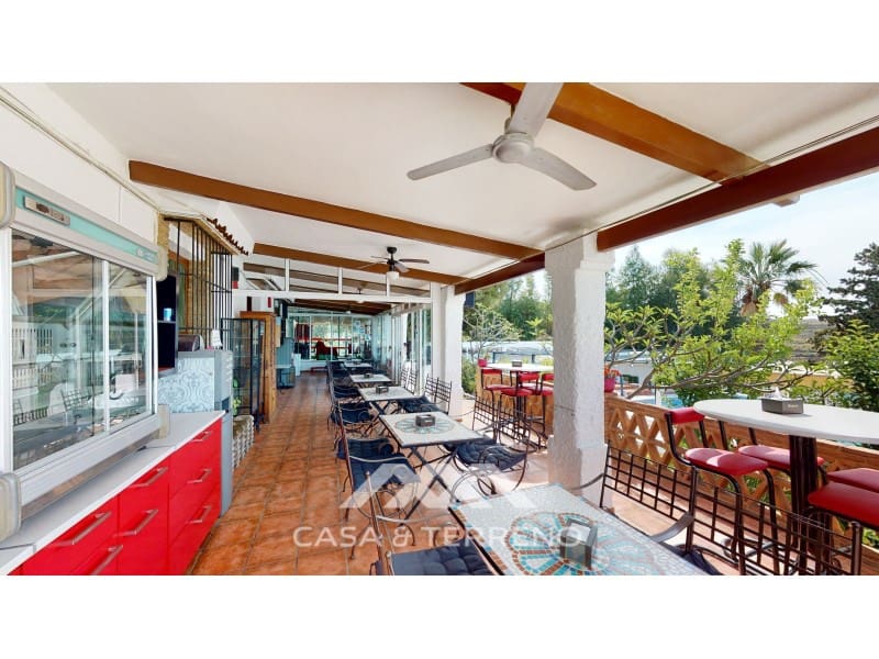 20 bedroom Villa for sale in Arenas with pool - € 1,500,000 (Ref: 8672177)