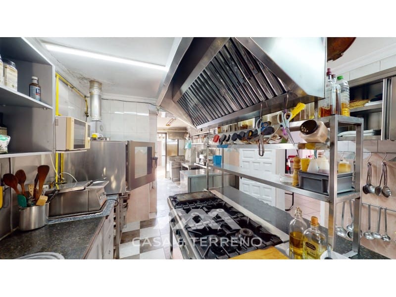 20 bedroom Villa for sale in Arenas with pool - € 1,500,000 (Ref: 8672177)