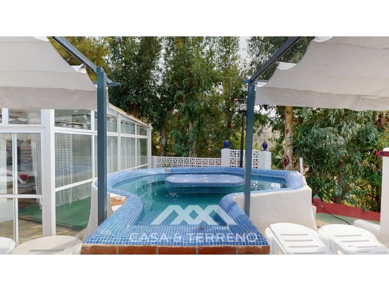 20 bedroom Villa for sale in Arenas with pool - € 1,500,000 (Ref: 8672177)