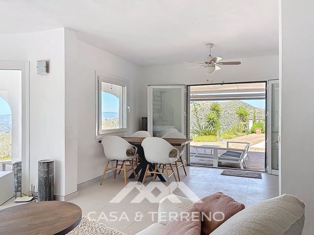 3 soverom Villa til salgs i Arenas med svømmebasseng - € 649 000 (Ref: 8727858)