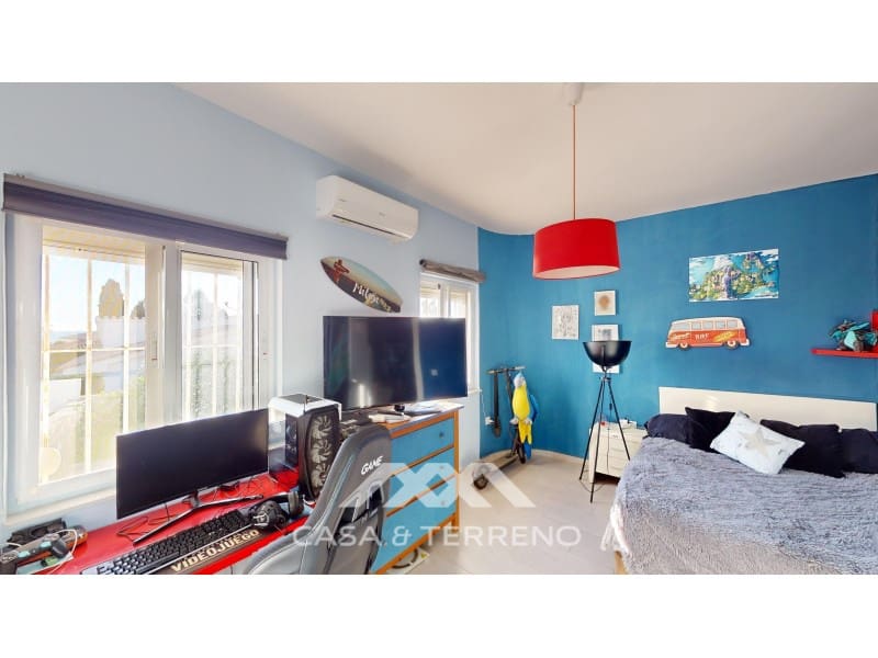 4 soveværelse Villa til salg i Benajarafe med swimmingpool garage - € 650.000 (Ref: 8757860)