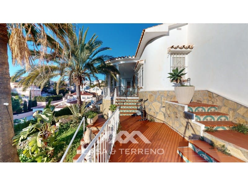 4 soveværelse Villa til salg i Benajarafe med swimmingpool garage - € 650.000 (Ref: 8757860)