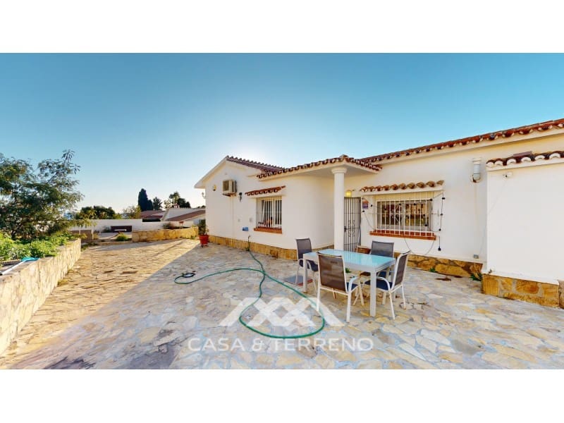 4 soveværelse Villa til salg i Benajarafe med swimmingpool garage - € 650.000 (Ref: 8757860)