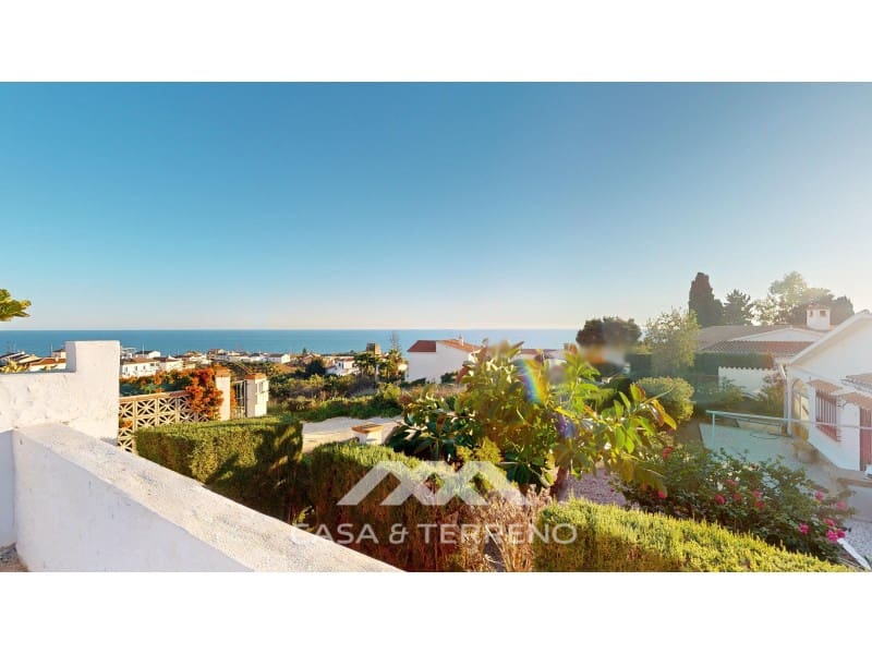 4 soveværelse Villa til salg i Benajarafe med swimmingpool garage - € 650.000 (Ref: 8757860)