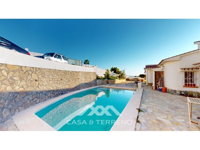 4 soveværelse Villa til salg i Benajarafe med swimmingpool garage - € 650.000 (Ref: 8757860)