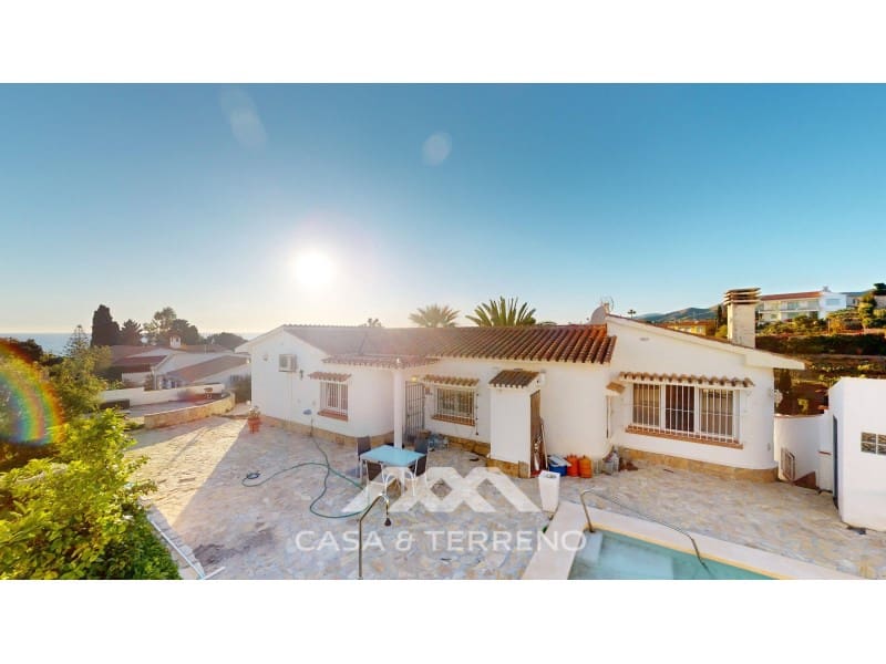 4 soveværelse Villa til salg i Benajarafe med swimmingpool garage - € 650.000 (Ref: 8757860)