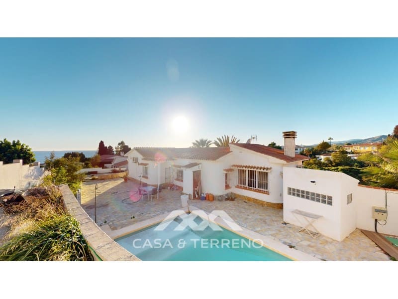 4 soveværelse Villa til salg i Benajarafe med swimmingpool garage - € 650.000 (Ref: 8757860)