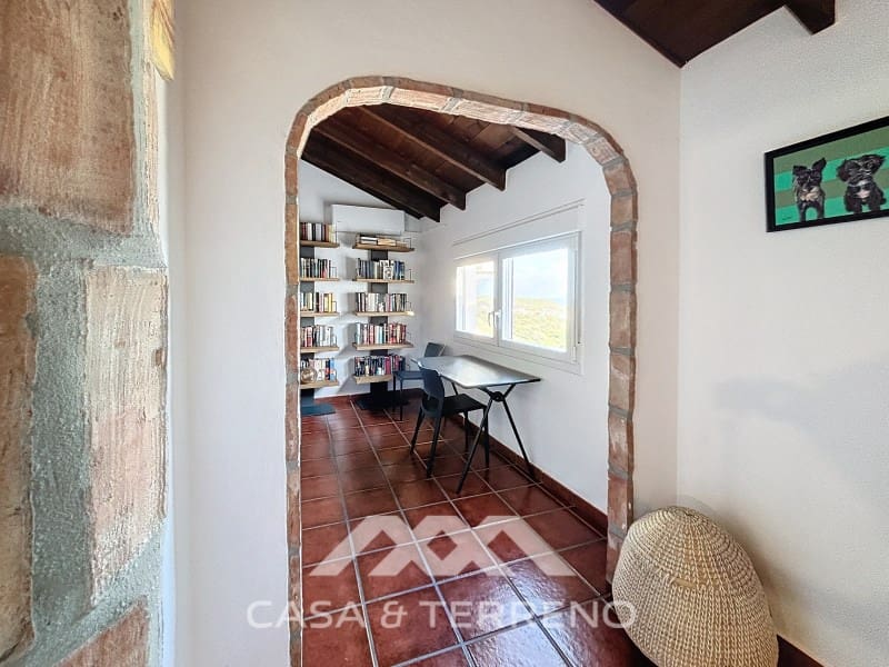 4 slaapkamer Villa te koop in Almayate met garage - € 595.000 (Ref: 8764397)