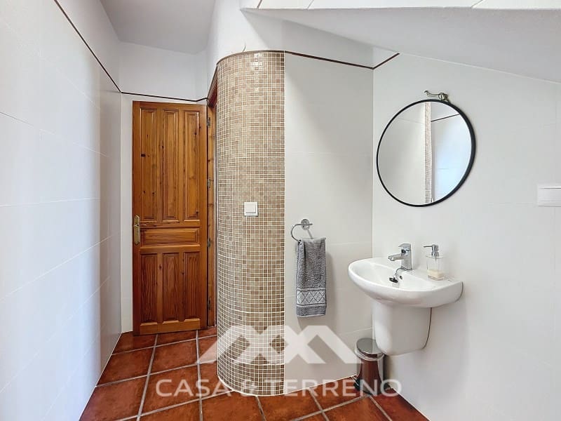 4 slaapkamer Villa te koop in Almayate met garage - € 595.000 (Ref: 8764397)