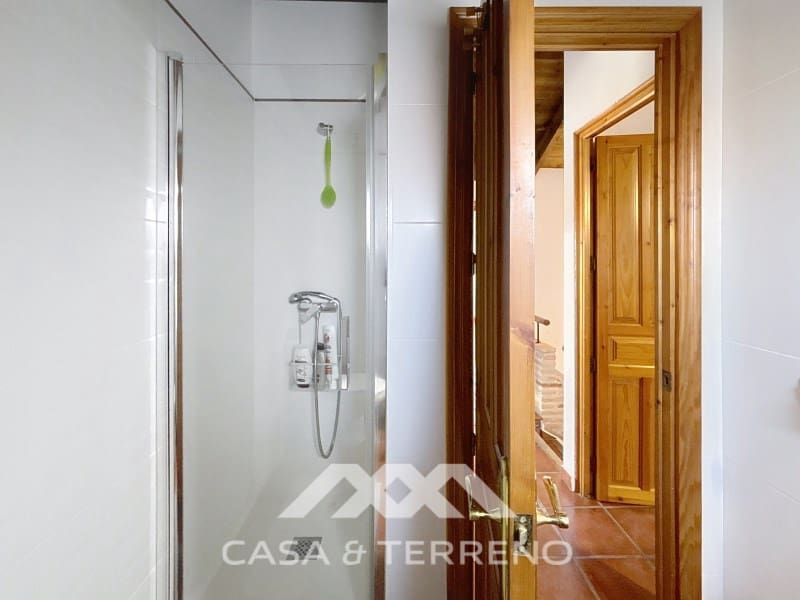 4 slaapkamer Villa te koop in Almayate met garage - € 595.000 (Ref: 8764397)