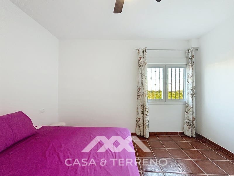 4 slaapkamer Villa te koop in Almayate met garage - € 595.000 (Ref: 8764397)