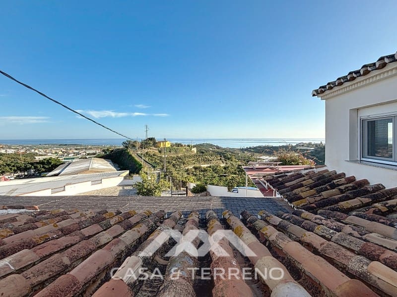 4 slaapkamer Villa te koop in Almayate met garage - € 595.000 (Ref: 8764397)