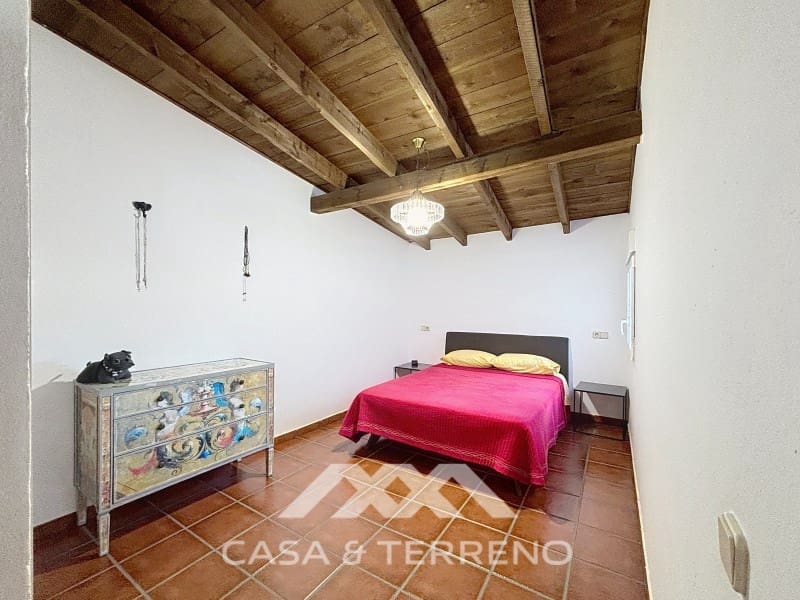 4 slaapkamer Villa te koop in Almayate met garage - € 595.000 (Ref: 8764397)