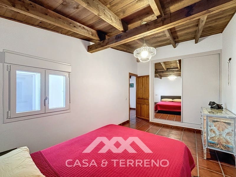 4 slaapkamer Villa te koop in Almayate met garage - € 595.000 (Ref: 8764397)