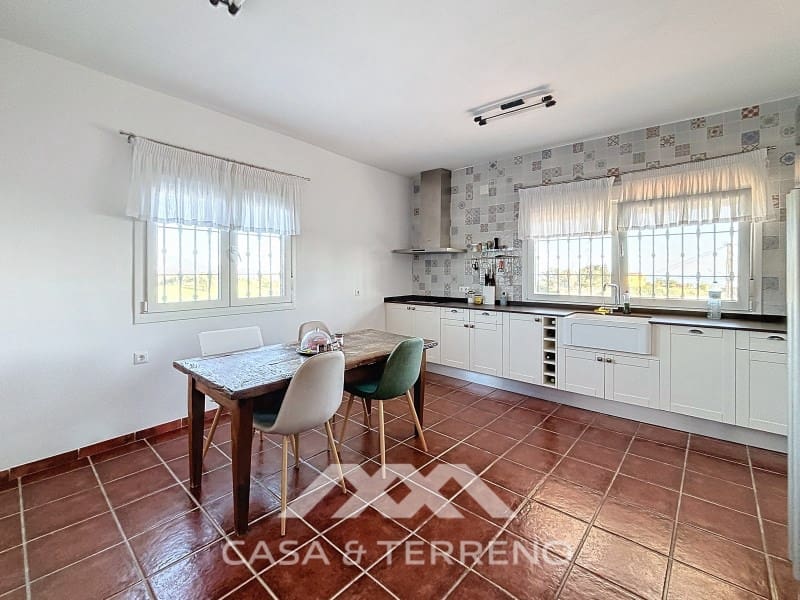 4 slaapkamer Villa te koop in Almayate met garage - € 595.000 (Ref: 8764397)