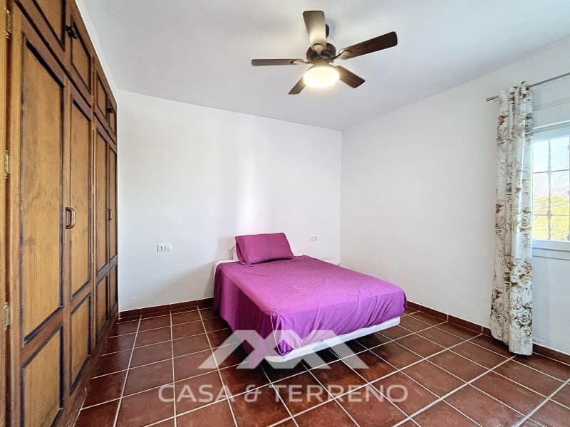 4 slaapkamer Villa te koop in Almayate met garage - € 595.000 (Ref: 8764397)