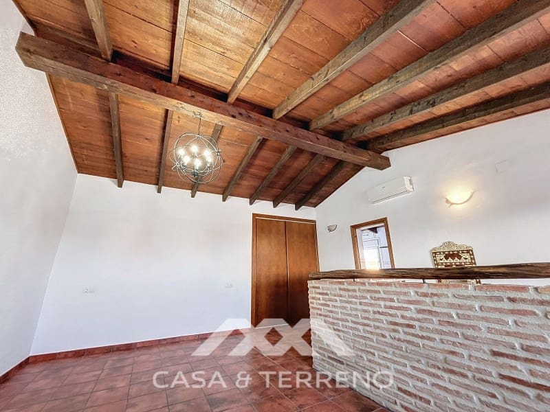 4 slaapkamer Villa te koop in Almayate met garage - € 595.000 (Ref: 8764397)