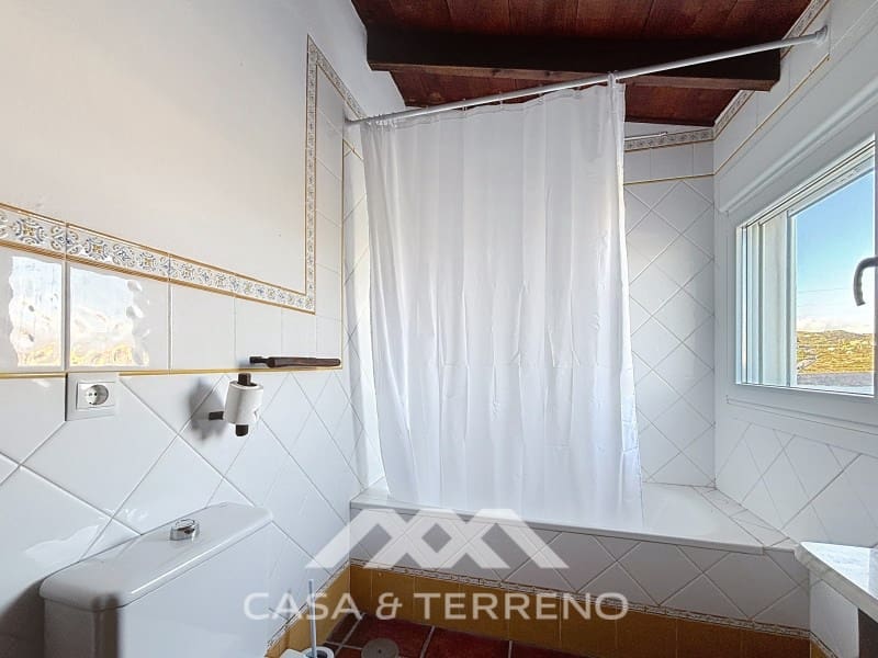 4 slaapkamer Villa te koop in Almayate met garage - € 595.000 (Ref: 8764397)