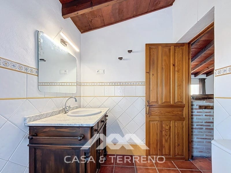 4 slaapkamer Villa te koop in Almayate met garage - € 595.000 (Ref: 8764397)