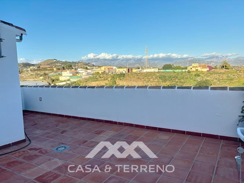 4 slaapkamer Villa te koop in Almayate met garage - € 595.000 (Ref: 8764397)