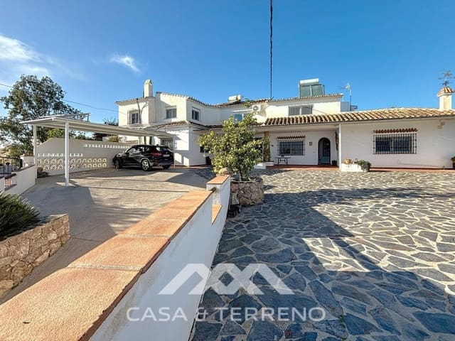 4 slaapkamer Villa te koop in Almayate, Vélez-Málaga met garage - € 595.000 (Ref: 8764397)