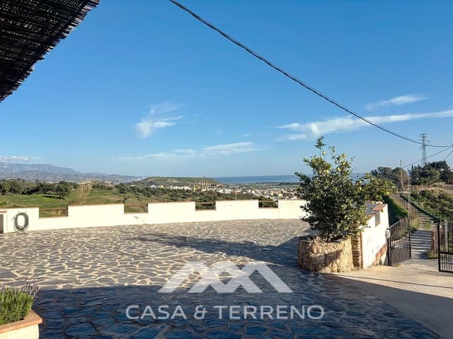 4 slaapkamer Villa te koop in Almayate, Vélez-Málaga met garage - € 595.000 (Ref: 8764397)