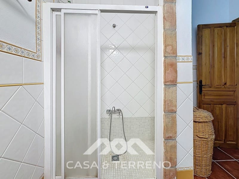 4 slaapkamer Villa te koop in Almayate met garage - € 595.000 (Ref: 8764397)