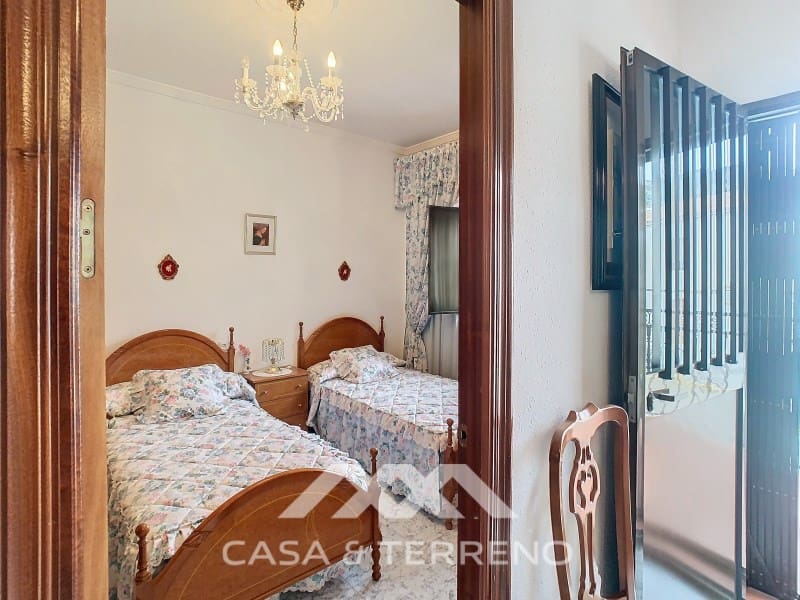 4 soveværelse Byhus til salg i Periana med garage - € 275.000 (Ref: 8828118)