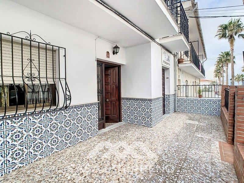 4 soveværelse Byhus til salg i Periana med garage - € 275.000 (Ref: 8828118)