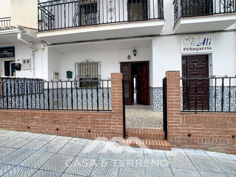 4 soveværelse Byhus til salg i Periana med garage - € 275.000 (Ref: 8828118)