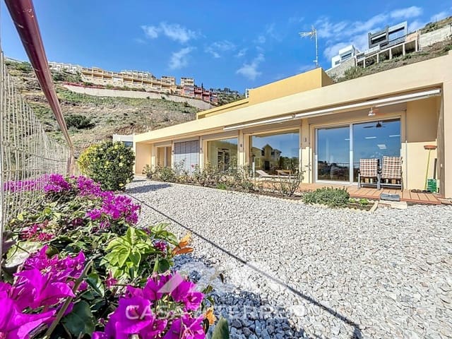 3 sypialnia Willa na sprzedaż w El Peñoncillo, Torrox z basenem - 1 095 000 € (Ref: 8851928)