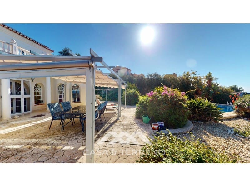 4 soveværelse Villa til salg i Algarrobo med swimmingpool - € 590.000 (Ref: 8895007)