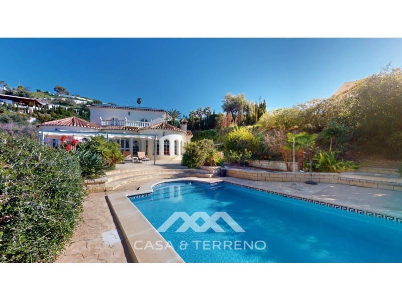 4 soveværelse Villa til salg i Algarrobo med swimmingpool - € 590.000 (Ref: 8895007)