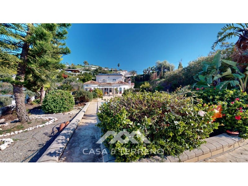 4 soveværelse Villa til salg i Algarrobo med swimmingpool - € 590.000 (Ref: 8895007)