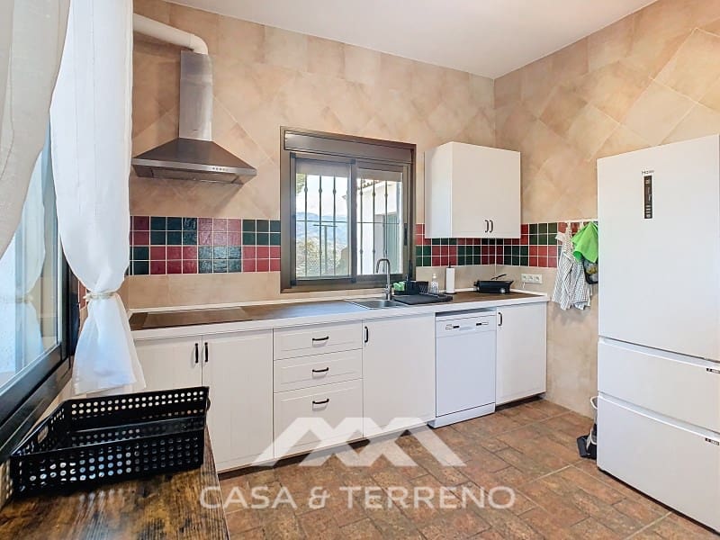 4 slaapkamer Villa te huur in Arenas met zwembad - € 1.400 (Ref: 8911485)