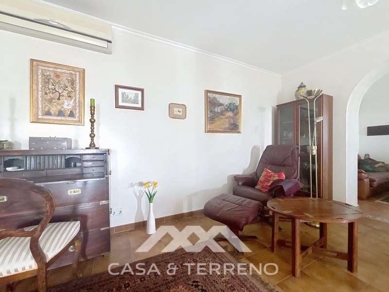 3 bedroom Villa for sale in Arenas with pool - € 275,000 (Ref: 8915648)