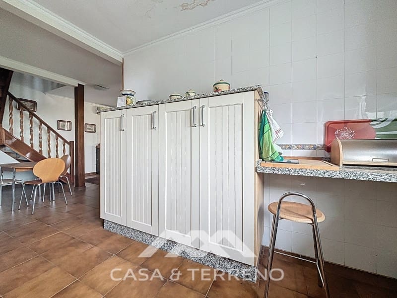 3 bedroom Villa for sale in Arenas with pool - € 275,000 (Ref: 8915648)